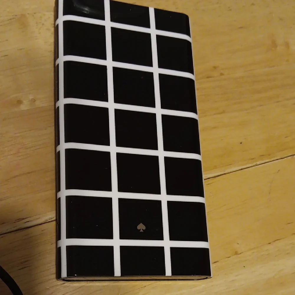 Kate Spade Off The Grid Black Wristlet Wallet & Charging Cable for Cell Phones - Picture 4 of 12